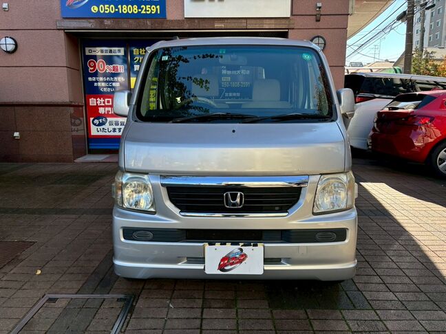 運転席が高く運転のしやすい車になります。